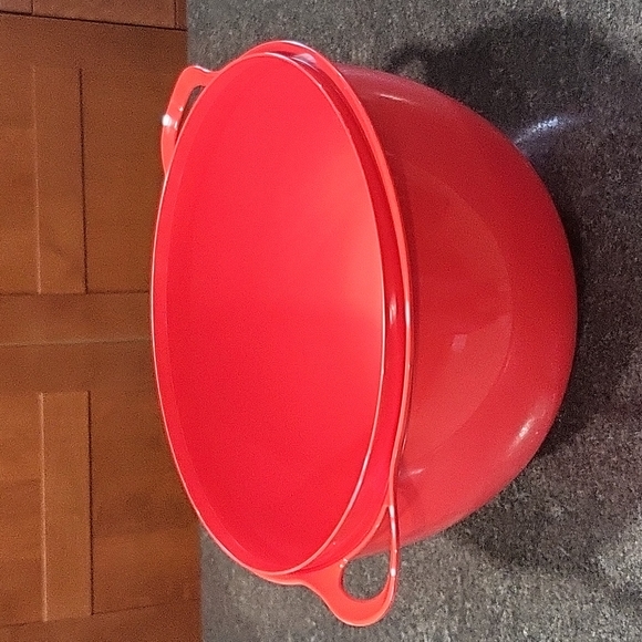 Tupperware 42 cup Thatsa Bowl - Picture 2 of 2